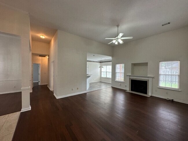 Building Photo - 701 Spalding Ct