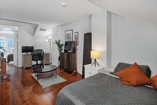 Building Photo - 454 Albany Ct