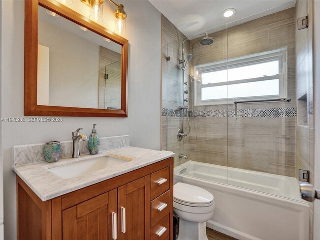 Building Photo - 620 W Palmetto Park Rd