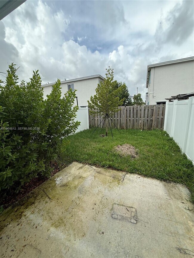 Building Photo - 585 NW 11th St