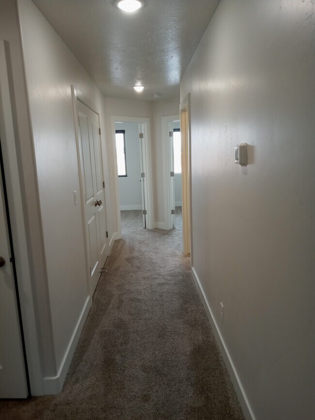 Building Photo - 1005 N Tortoise Rock Dr