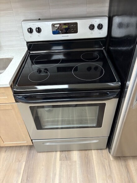 Building Photo - 5832 Phillips Ave