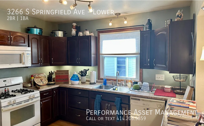 Primary Photo - Bright 2-Bed Lower Unit Hardwood Floors, B...