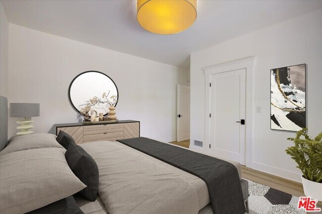 Building Photo - 400 N Avenue 66