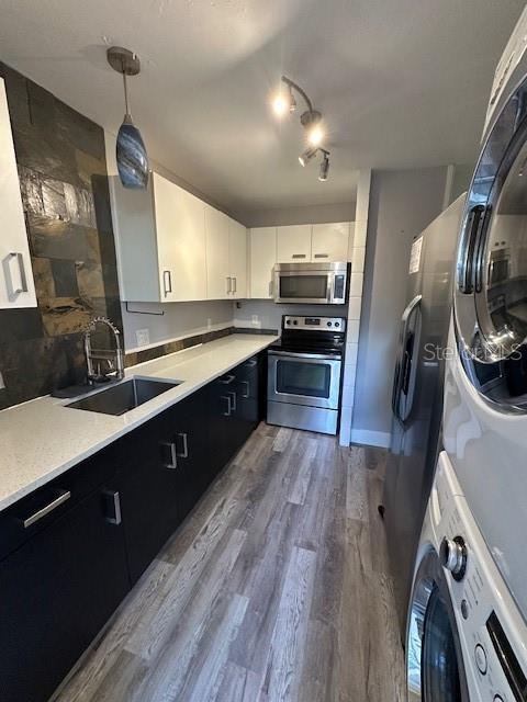 Building Photo - 1800 Lucerne Ter