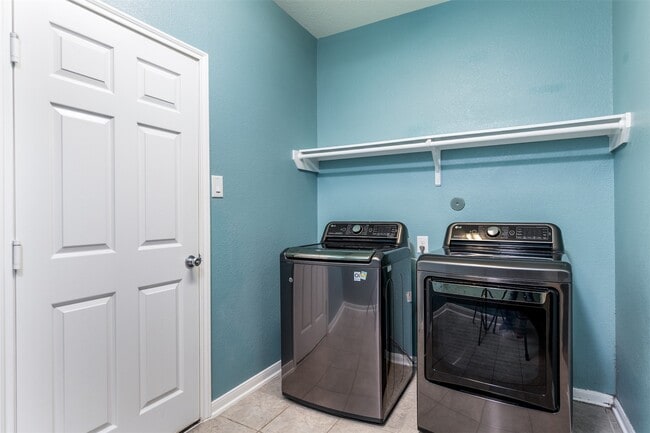 Building Photo - 15623 Hanover Breeze Ln