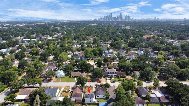 Building Photo - 915 Eleanor St