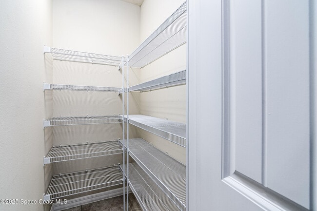 Building Photo - 3325 Sedge Dr