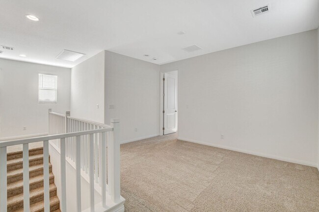 Building Photo - Newly built Home, gated