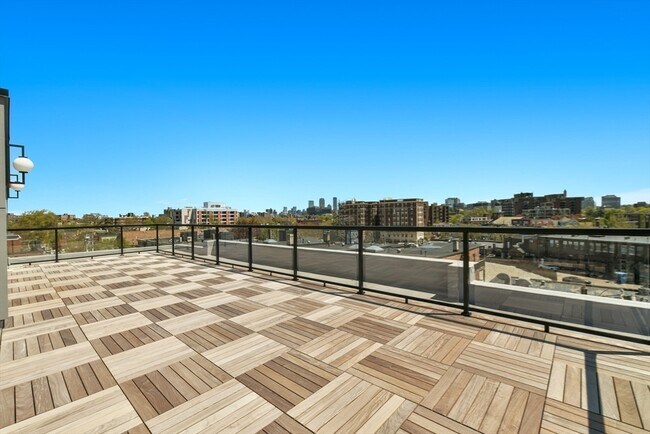 Building Photo - 14 Green St