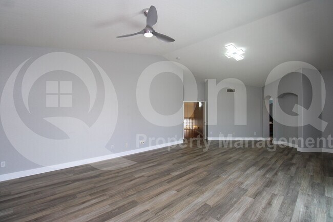 Building Photo - 1916 W Pinon Ct