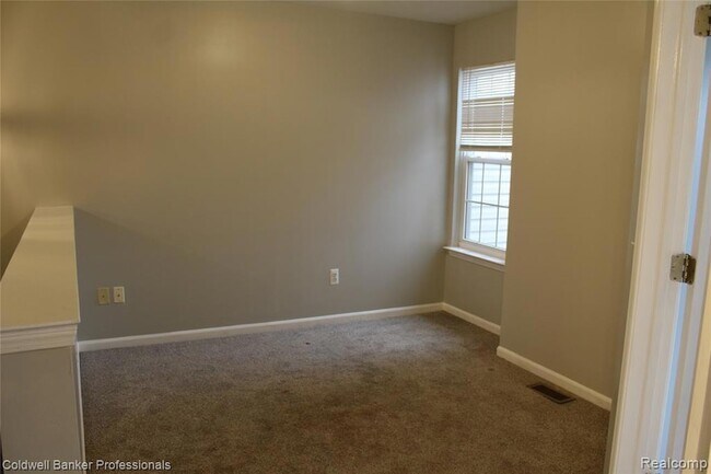 Building Photo - 387 Cherry Orchard Rd