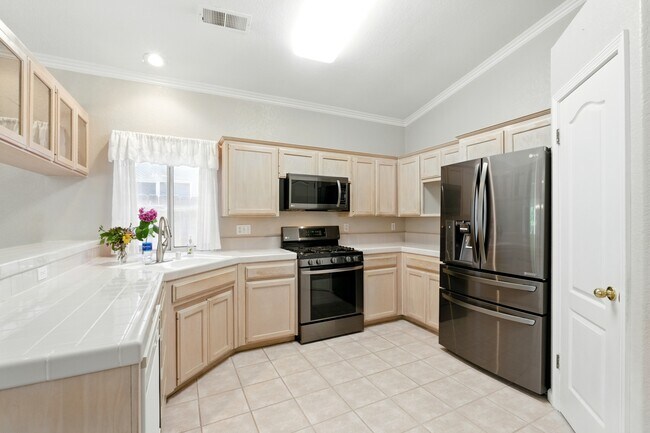 Building Photo - 1789 E Ticonderoga Dr