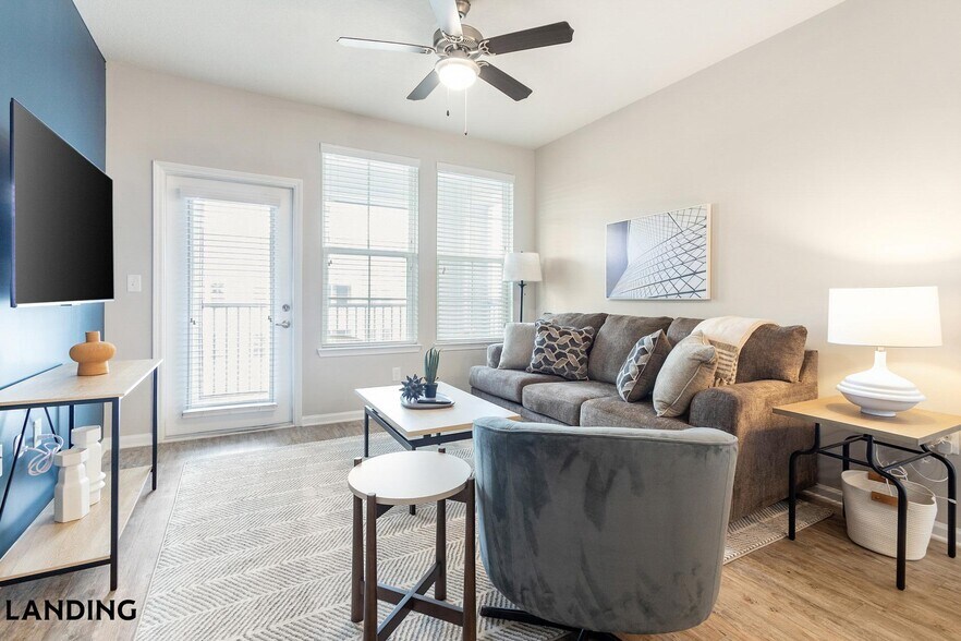 Building Photo - 2300 Tapestry Park Dr