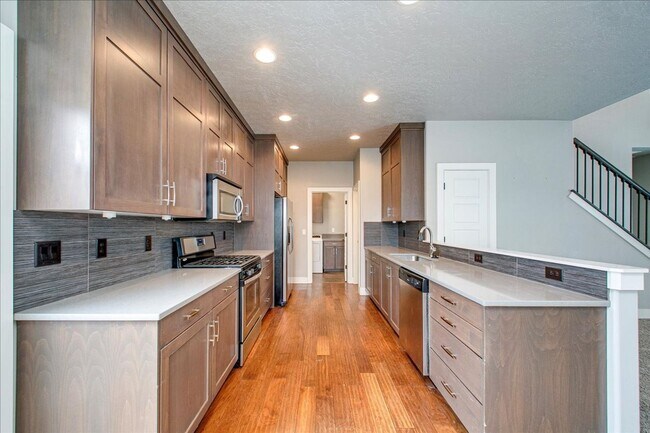 Building Photo - Modern 2 Story Home in North End!
