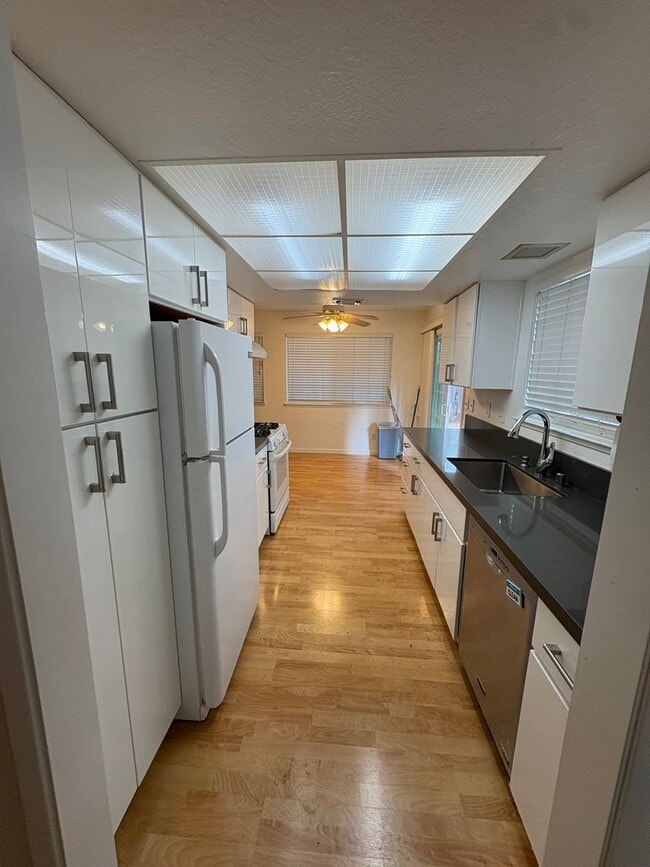 Building Photo - 628 Saratoga Ct