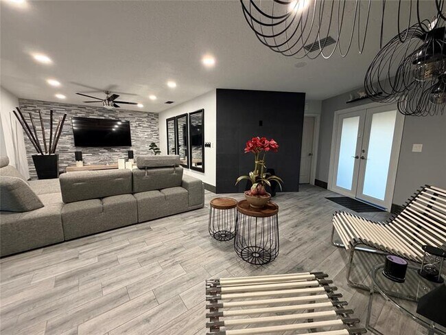 Building Photo - 11240 NW 43rd St