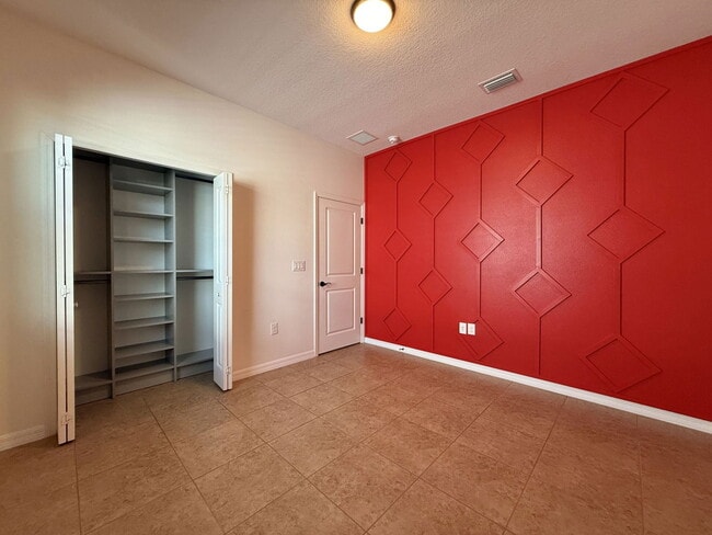 Building Photo - 10551 Park Meadowbrooke Dr