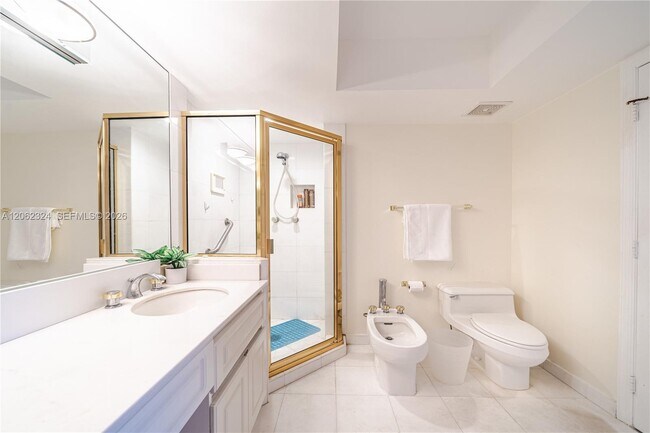 Building Photo - 6301 Collins Ave