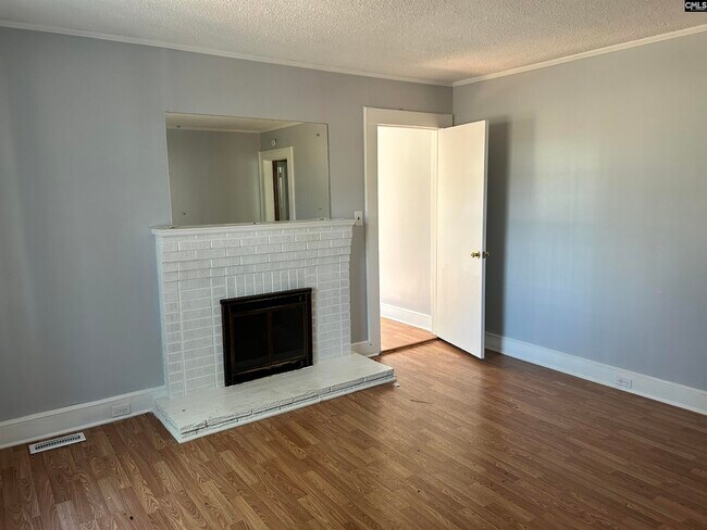 Building Photo - 804 Columbia College Dr