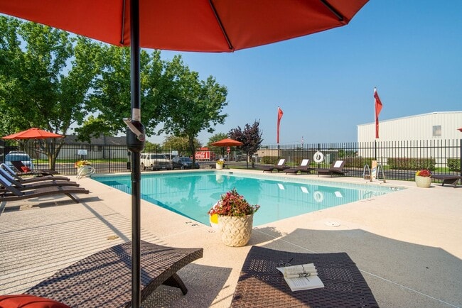 Building Photo - 1 Bedroom, 1 Easy Utility Fee — Stress-Free Living