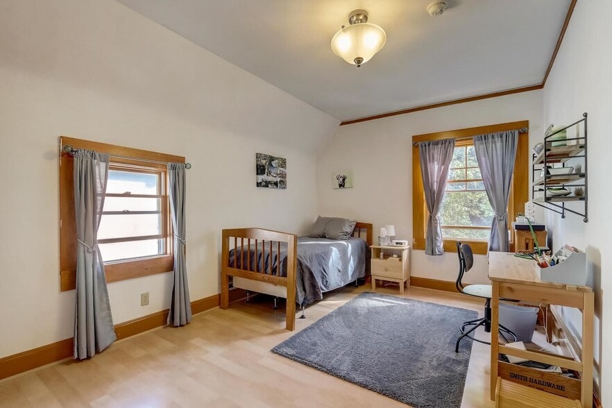 Building Photo - 2114 E Edgewood Ave