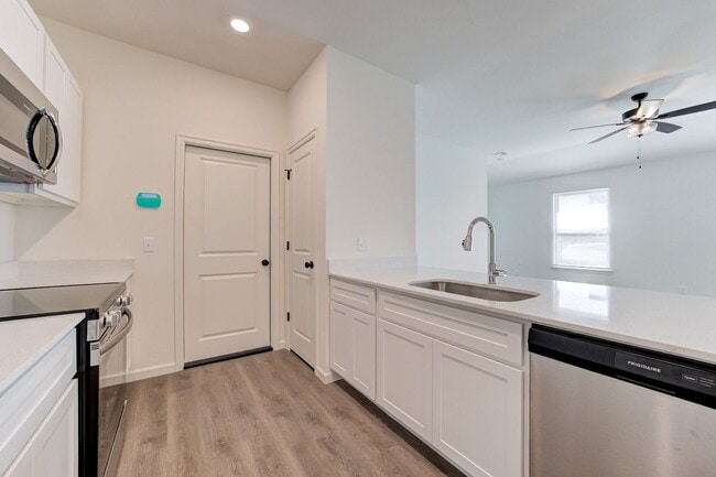 Building Photo - New Construction-Never Lived in Duplex, Pe...