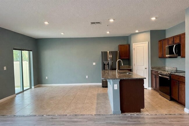 Building Photo - 217 Fiddlewood Ct