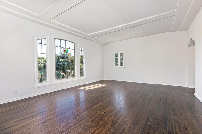 Building Photo - Clarkhill Residences LLC - 145