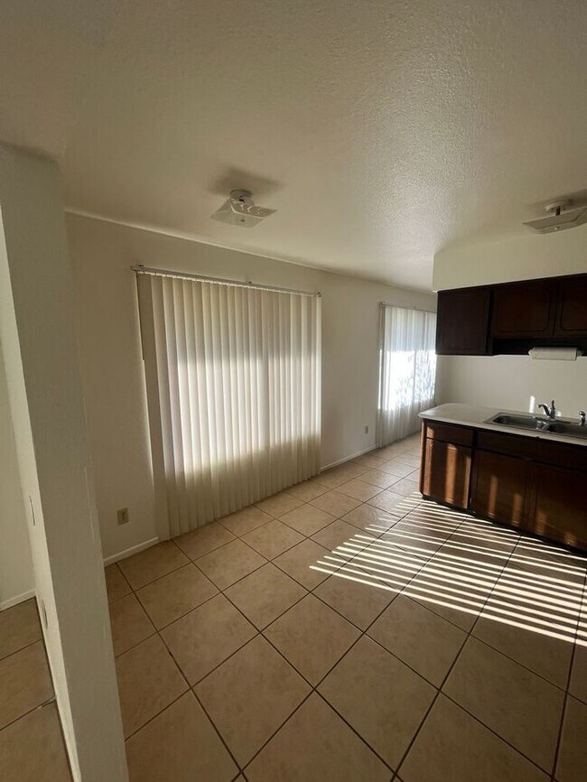 Building Photo - COMING SOON! 3 Bedroom/ 2 Bath with Conven...