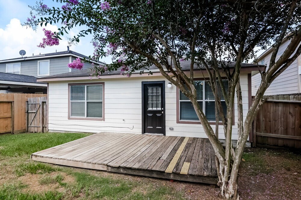 Building Photo - 1811 Adobe Stone Dr
