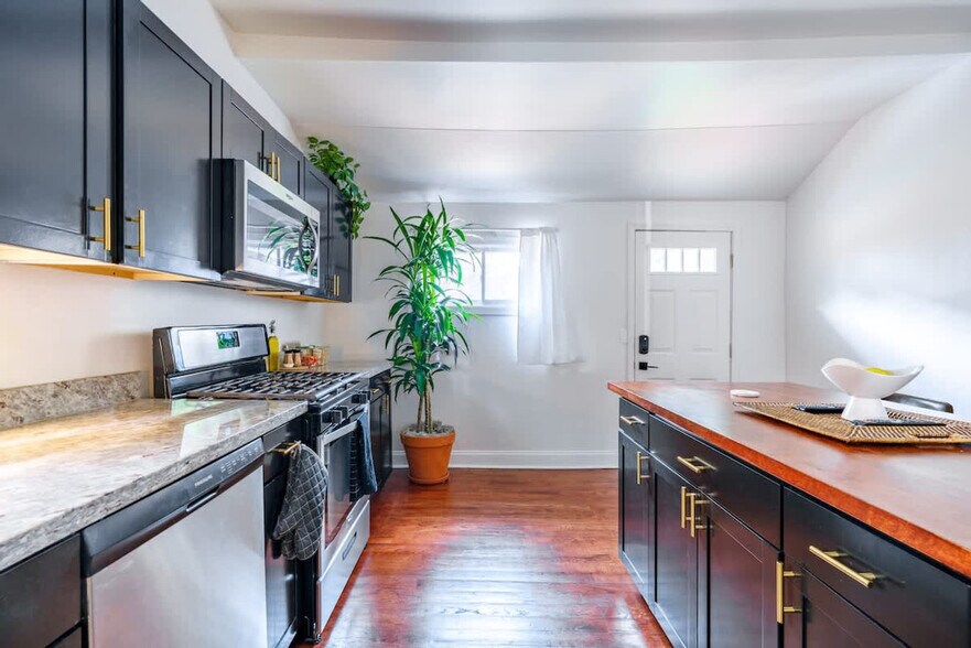 Building Photo - 70 E Prescott St