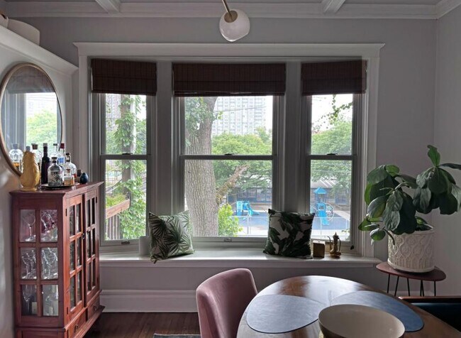 Building Photo - 2 bedroom in Chicago IL 60613