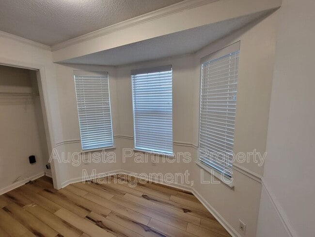 Building Photo - 2312 Perot Dr