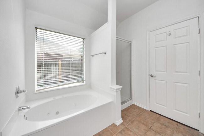 Building Photo - 16611 Gentle Stone Dr