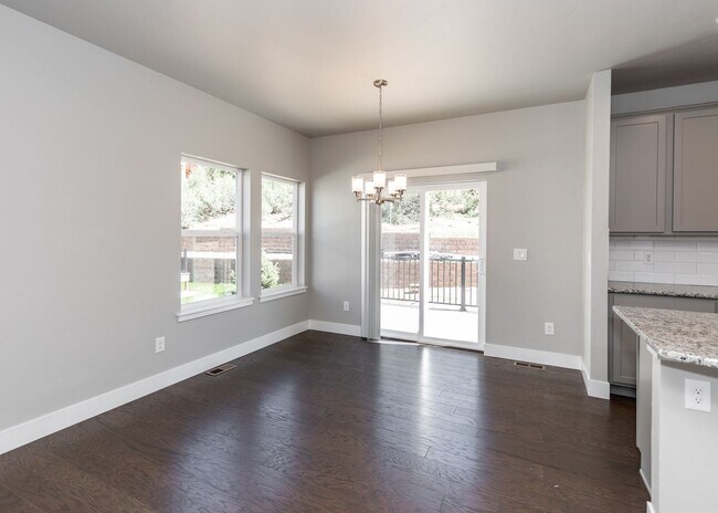 Building Photo - 3 Bedroom Contemporary Townhome off of Austin Bluffs