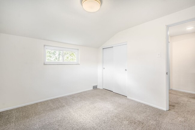 Building Photo - AVAILABLE SEPT 1ST! UPDATED 2-bedroom townhouse in Overbrook!