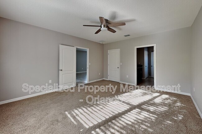 Building Photo - 227 Duke Dr