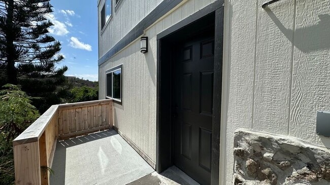 Building Photo - 1413 Ala Iolani St