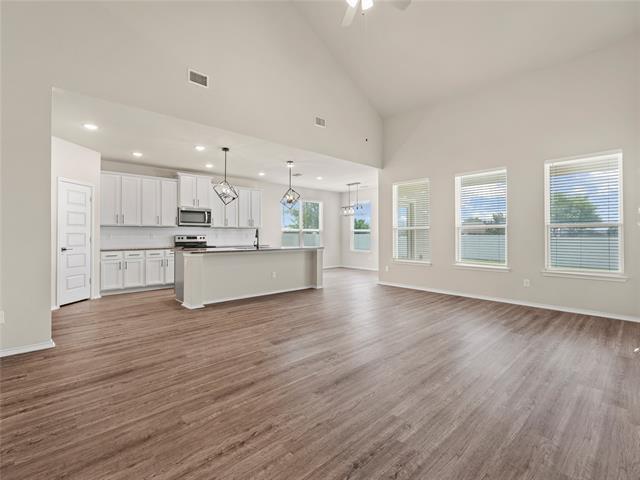 Building Photo - 8998 Delway Dr
