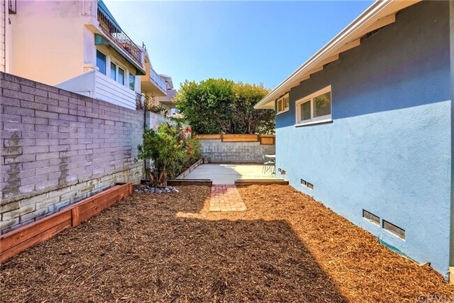 Building Photo - 1836 Hillcrest Dr