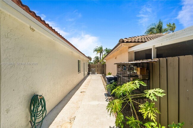 Building Photo - 8842 SW 215th Ln