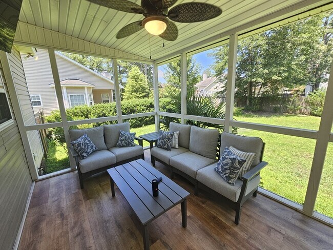 Building Photo - Furnished Mid Term rental