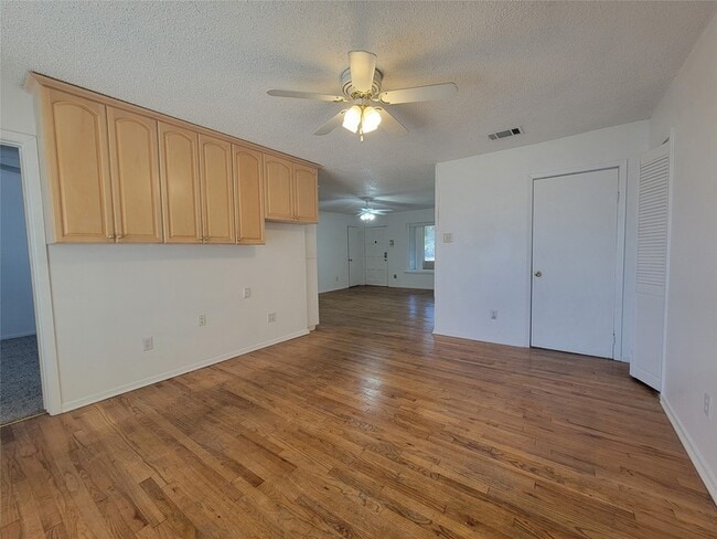 Building Photo - 3820 Modlin St