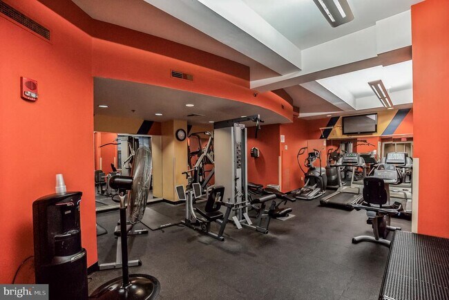 Building Photo - 1500 Chestnut St