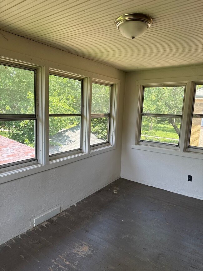 Building Photo - 905/907 14th Street