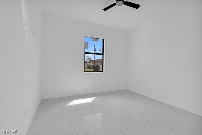 Building Photo - 3211 32nd St W