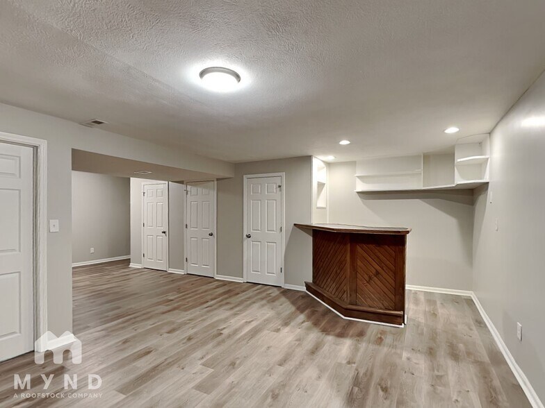 Building Photo - 6040 Buell Ln