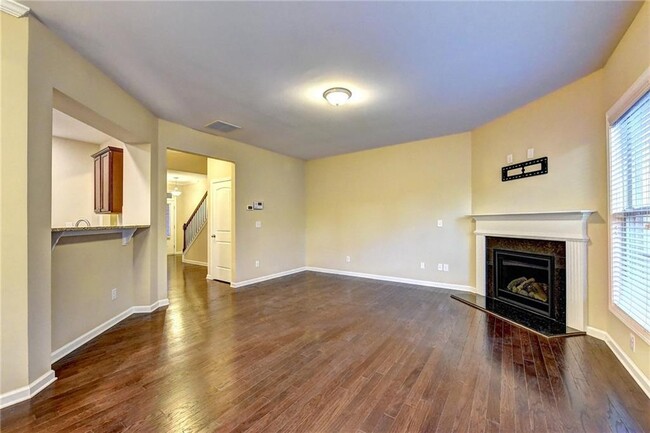 Building Photo - 1075 Hampton Oaks Dr