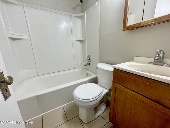 Building Photo - 1113 Beecher St